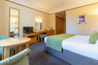 Tullamore Court Hotel فنادق في Offaly