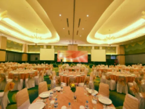 Ipb Convention Hotel Botani Square