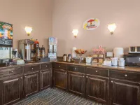 Super 8 by Wyndham Oklahoma City Hotel di Kota Oklahoma