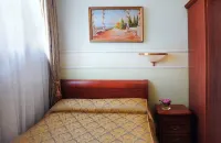 Sport Hotel Shopping and entertainment center "Maxi"附近的飯店