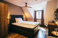 Boutique-Hotel Bayerischer Hof Hotels near Jamei - Laibspeis'