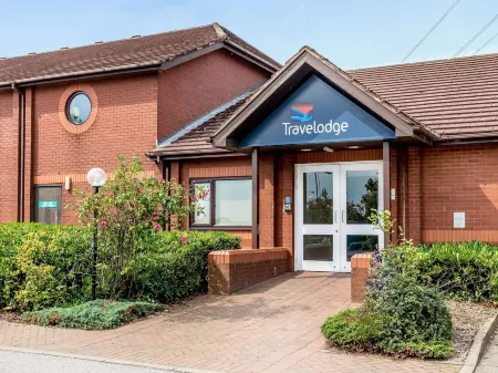Travelodge Stoke Talke Отели рядом с достопримечательностью «Парк Батпул»