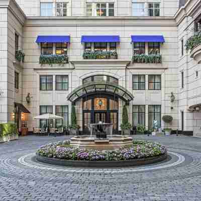 Waldorf Astoria Chicago Hotel Exterior