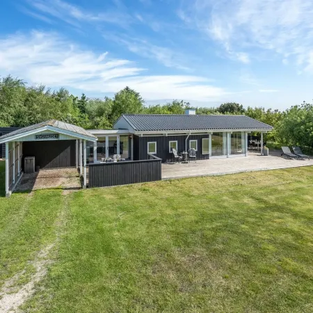 "Anund" - 1.4km from the Sea