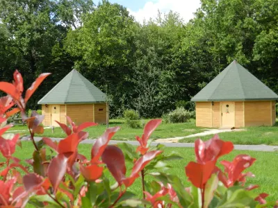 Village Vacances - DéfiPlanet' Hotels in Persac