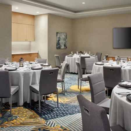 Delta Hotels Calgary Airport in-Terminal