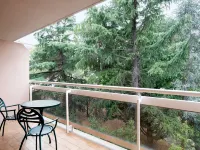 Courtyard by Marriott Rome Central Park Hotels near مستشفى جيميللي