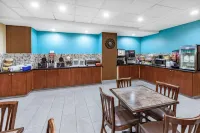 Days Inn & Suites by Wyndham San Antonio Near Frost Bank Ctr - breakfast