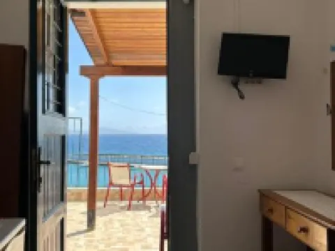 Akteon Rooms Hoteles en Lampi