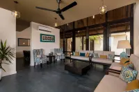 Inidi Leisure Luxury Villas Hotels in Pinwatta