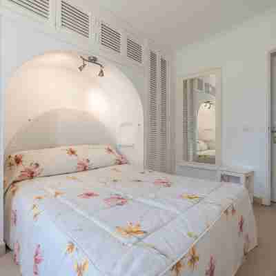 Carabela Front Beach & Pool Rooms