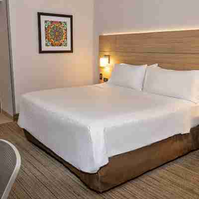 Holiday Inn Express 奇瓦瓦 Rooms
