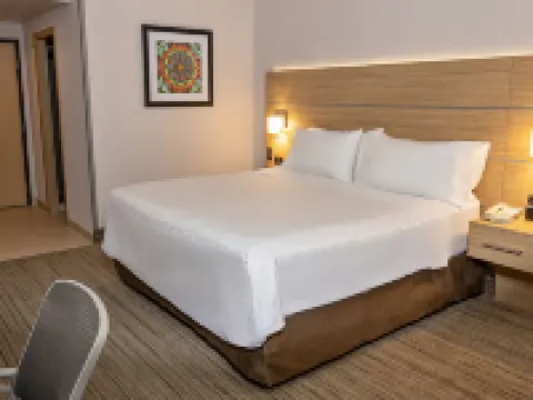 โรงแรม ฮอลิเดย์ อินน์ เอ็กซ์เพรส ชีวาวา บาย IHG โรงแรมในชีวาวา