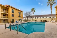 La Quinta Inn by Wyndham El Paso West - Rooftop Pools