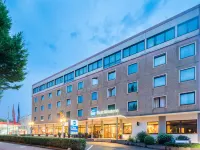 Best Western Hotel Hamburg International Отели рядом с достопримечательностью «Парк Бломс»
