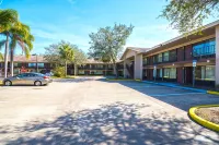 Americas Best Value Inn and Suites Melbourne - Motels