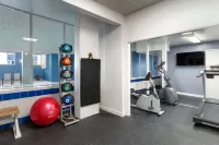 Days Inn by Wyndham Victoria Uptown - ที่มีฟิตเนส