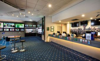 Nightcap at St Albans Hotel