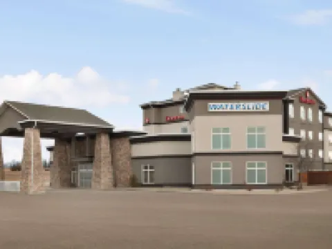 Ramada by Wyndham Drayton Valley Hotels in Drayton Valley