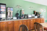 Super 8 by Wyndham Malvern - sarapan