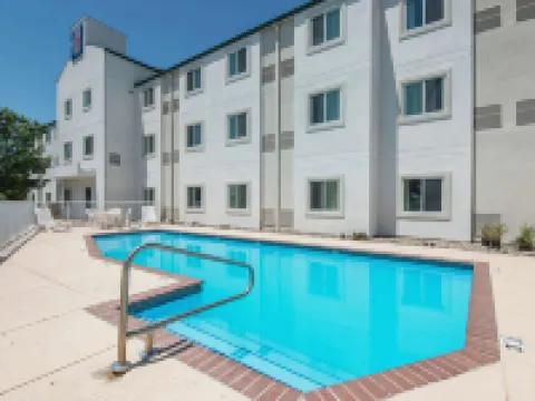 Motel 6 Junction City, KS Hotels in Junction City