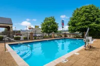 SureStay Plus Hotel by Best Western Jackson - Swimmingpools
