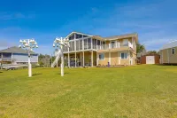 Sneads Ferry Vacation Rental Studio w/ Water Views - Apartments
