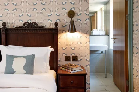 Morton Hotel