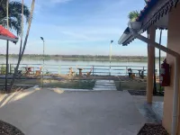 Amy's Mekong Resort Hotel di That Phanom