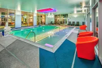 Aloft Anchorage - piscine