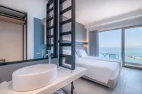 Hotel Avra by Smile Hotels - Parking