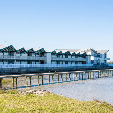 Best Western Plus Yacht Harbor Inn