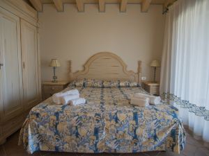 Beautiful Il Giardino Degli Oleandri One Bedroom Premium Apartment Sleeps 4