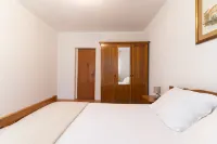 Seafront Spacious Apartment Spazzio