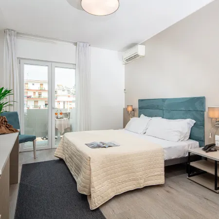 Hotel Pigalle Отели рядом с достопримечательностью «Фаро»