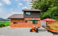 Naju Suparaejam Pension Hotels in Нажү