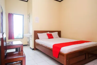 RedDoorz Near Candi Sukuh Karanganyar Karangpandan 호텔