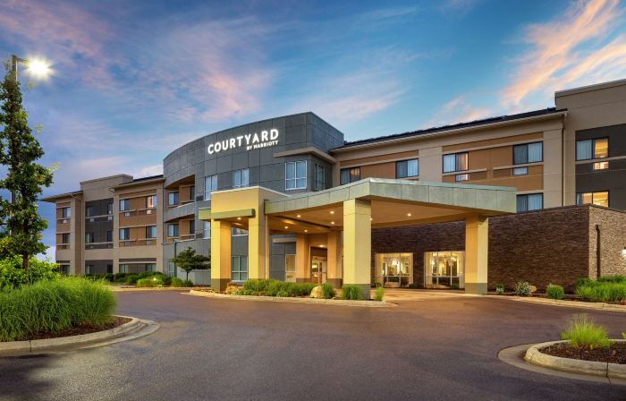 Courtyard Mankato