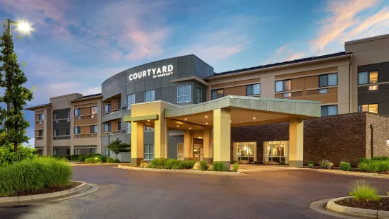 Courtyard Mankato