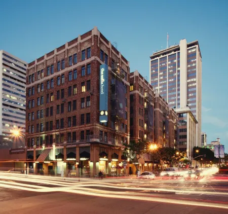 The Sofia Hotel Отели рядом с достопримечательностью «Ботаникал Билдинг»