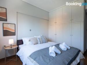 Seaside 2 Bedrooms Apartment in Glyfada