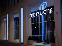 Hotel Motel One Berlin-Hauptbahnhof Hotels in der Nähe von U-Bahnhof Bundestag