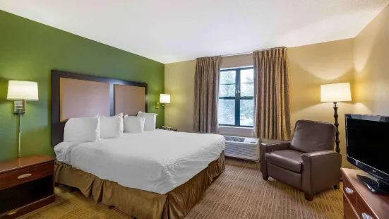 Extended Stay America Select Suites - Chicago - Naperville - West