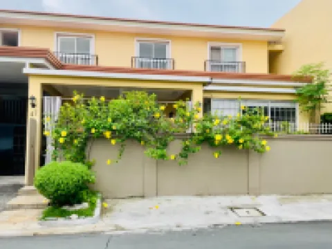 47 Long Beach アワー・レディー・オブ・ビューティフル・ラブ・パリッシュ周辺のホテル