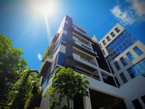 Vaux Park Street Extended Stay Suites & Apartments in Central Colombo