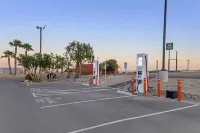 Quality Inn Kettleman City near Hwy 41 - parking