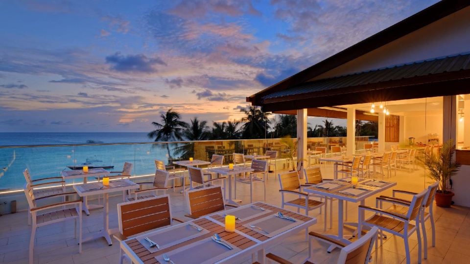 Luau Beach Inn, Maldives