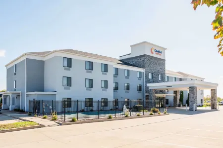 Comfort Suites Bloomington I-55 and I-74 Отели в г. Блумингтон
