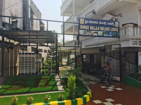 Shree Balaji Deluxe Lodge - Ramanagaram