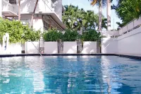 Crest Hotel Suites - Private Pools